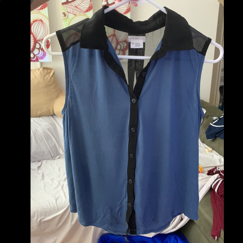 Cooperative Sleeveless Collard Blouse